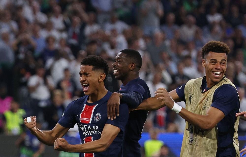 米兰体育总监：亚沙里和莫德里奇关系很好，他经常和莫德里奇交流