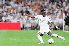 老队友见面，埃泽和奥利塞赛后交换了球衣